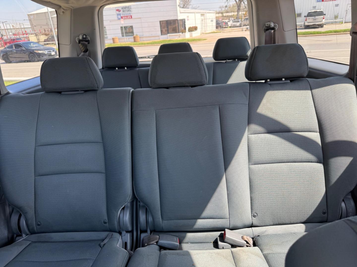 2008 Silver Honda Pilot (5FNYF28298B) , Automatic transmission, located at 3624 Hemphill St., Fort Worth, TX, 76110, (817) 926-8921, 32.696205, -97.331985 - Photo#9